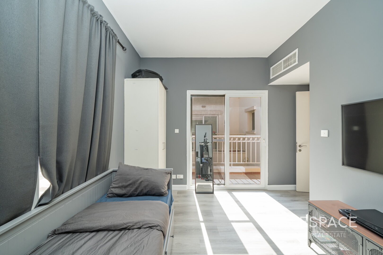 single static gallery