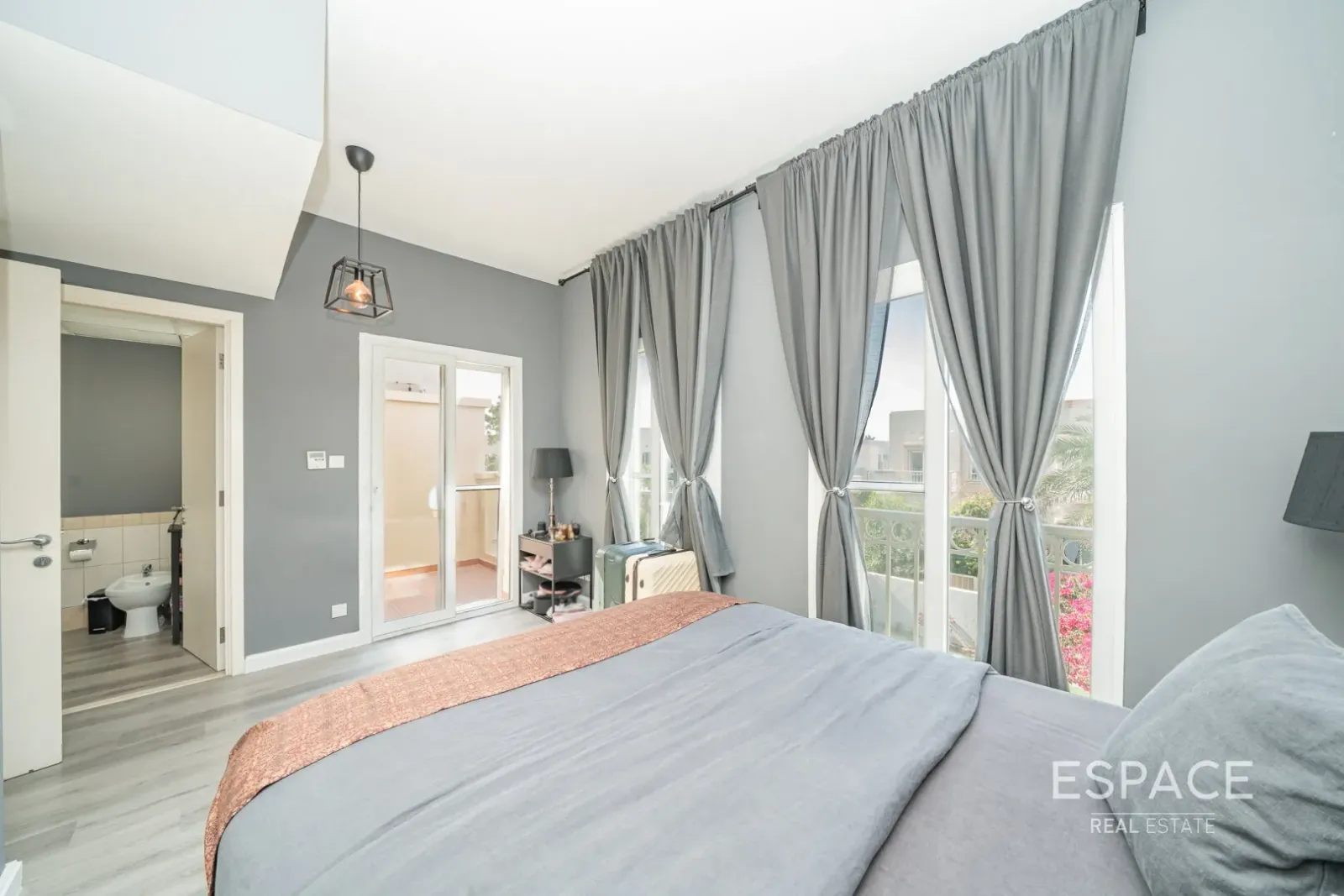 PropertiesGalleryCamera