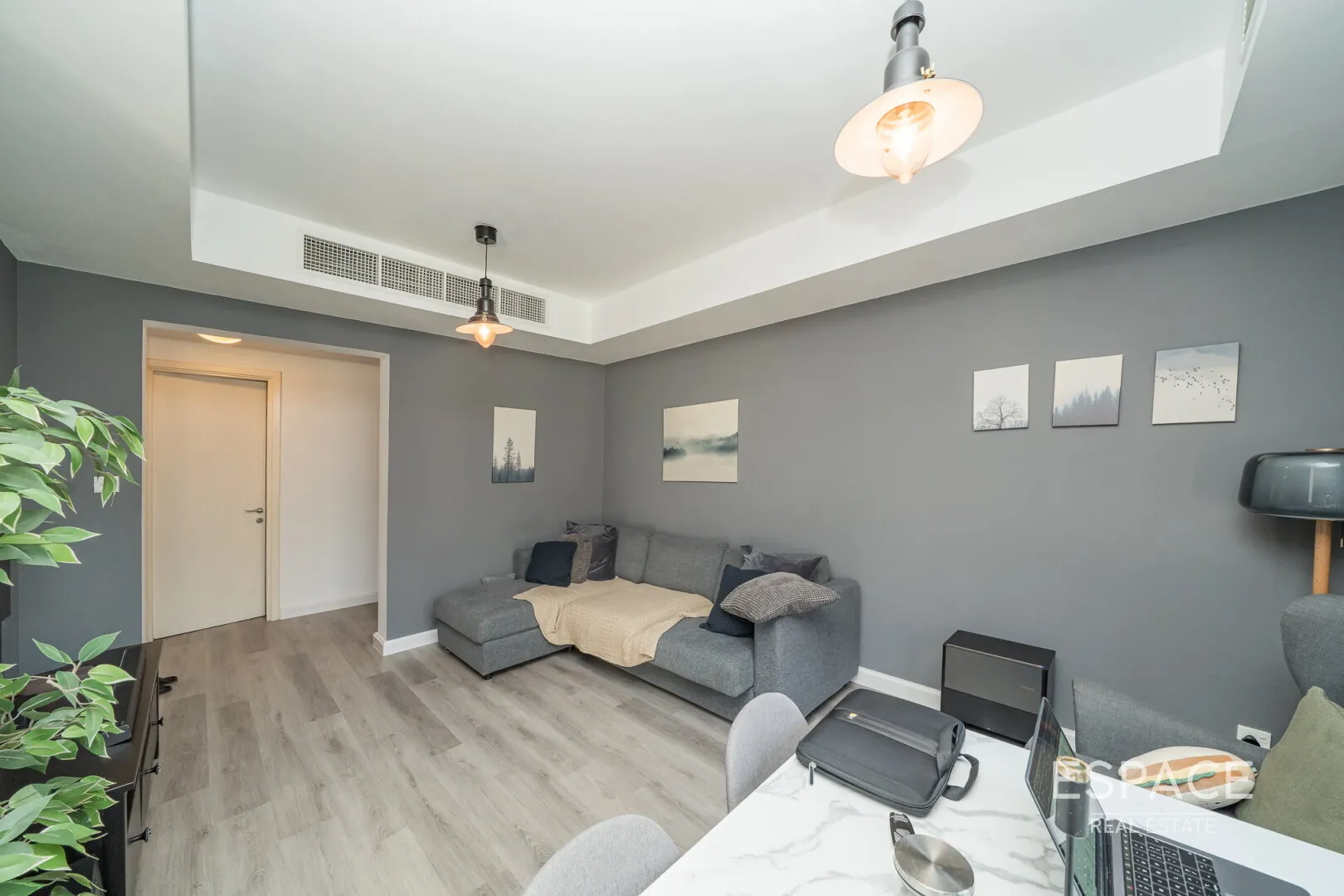 single static gallery