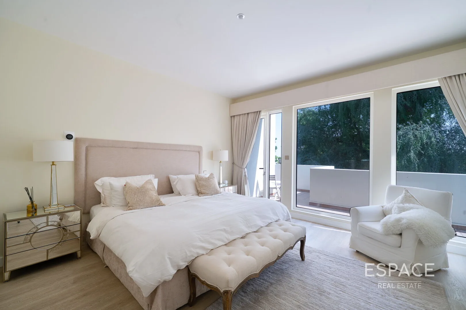 PropertiesGalleryCamera
