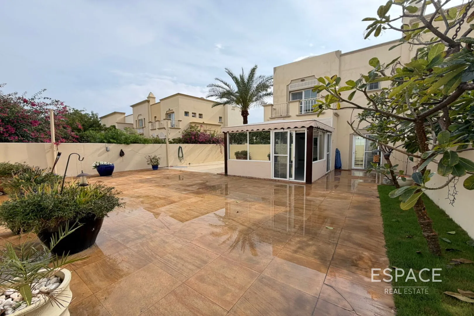 PropertiesGalleryCamera