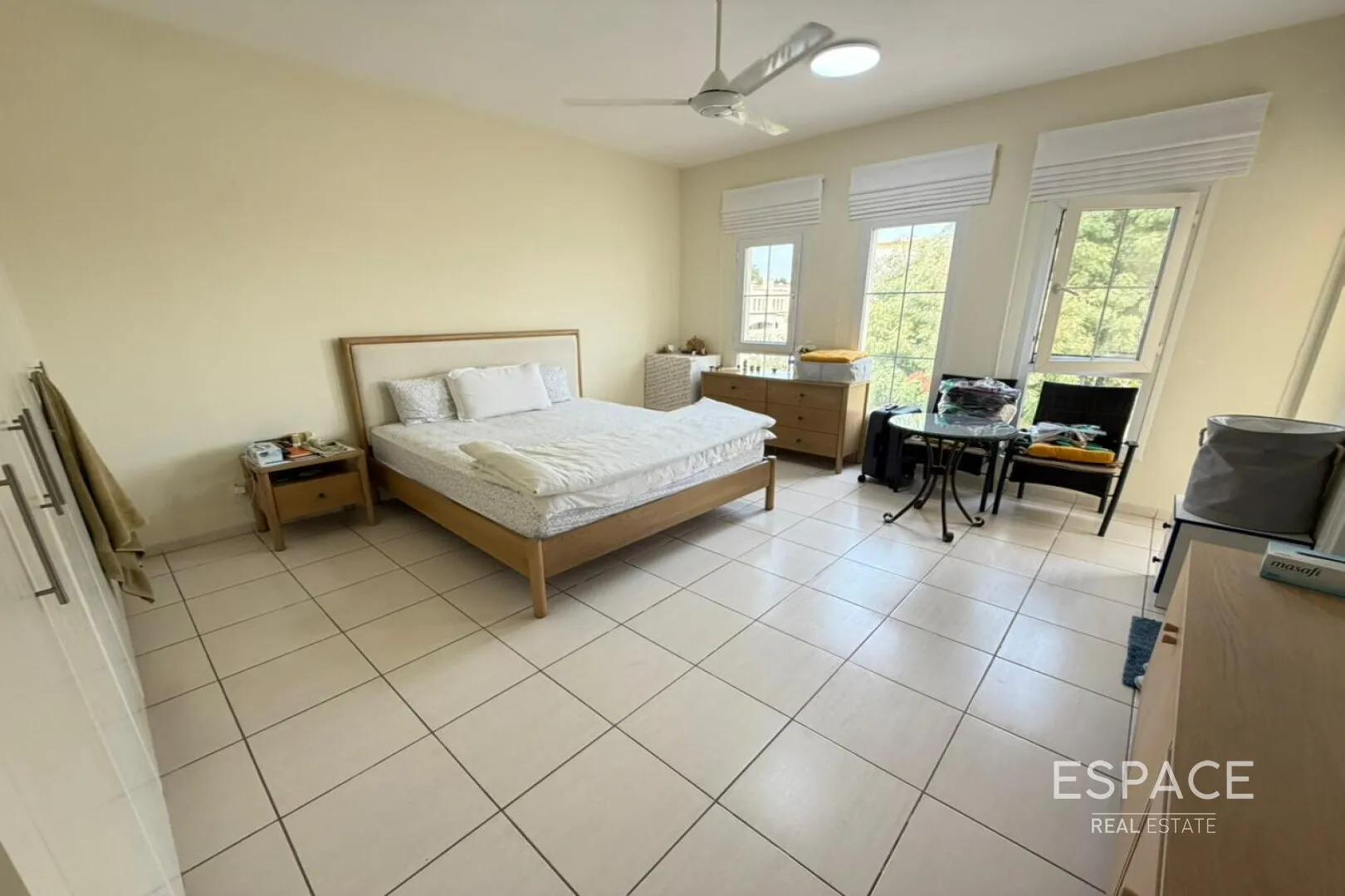 PropertiesGalleryCamera