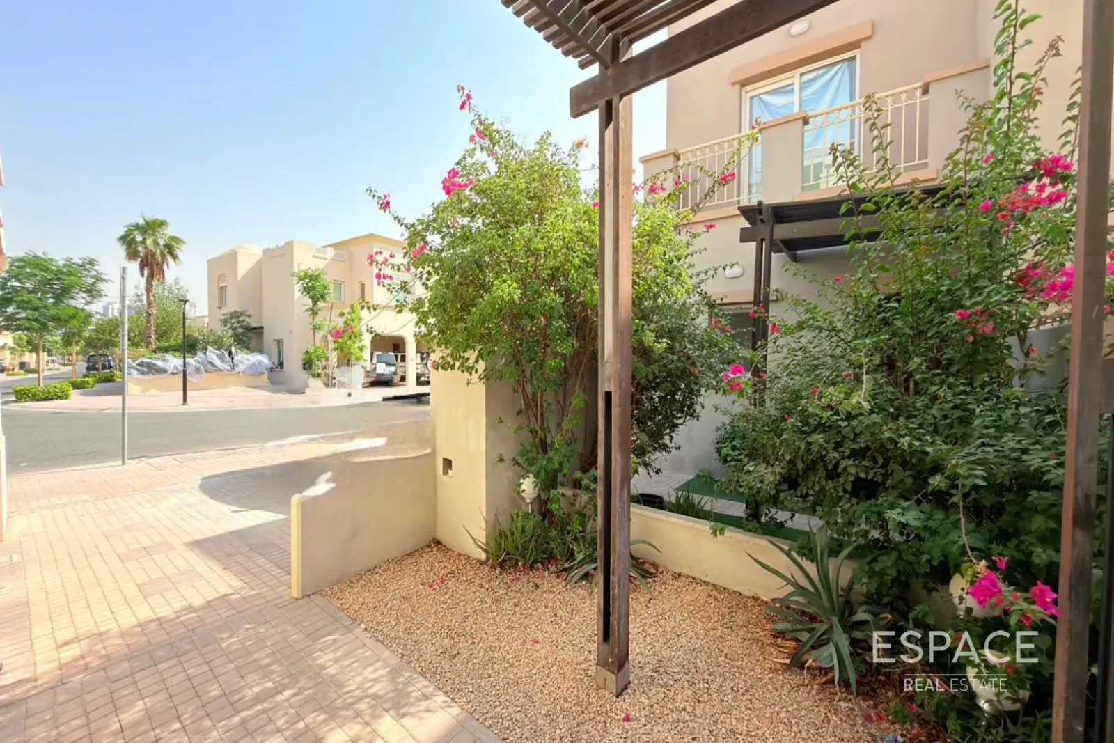 PropertiesGalleryCamera