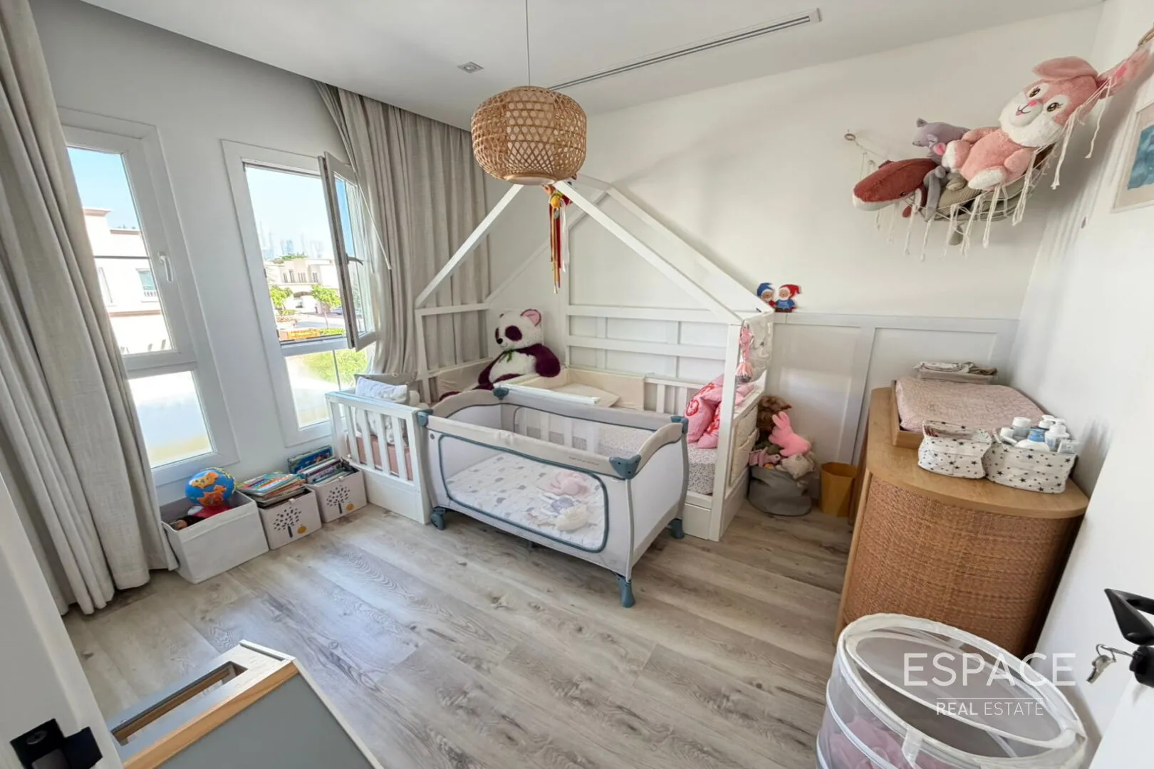 PropertiesGalleryCamera