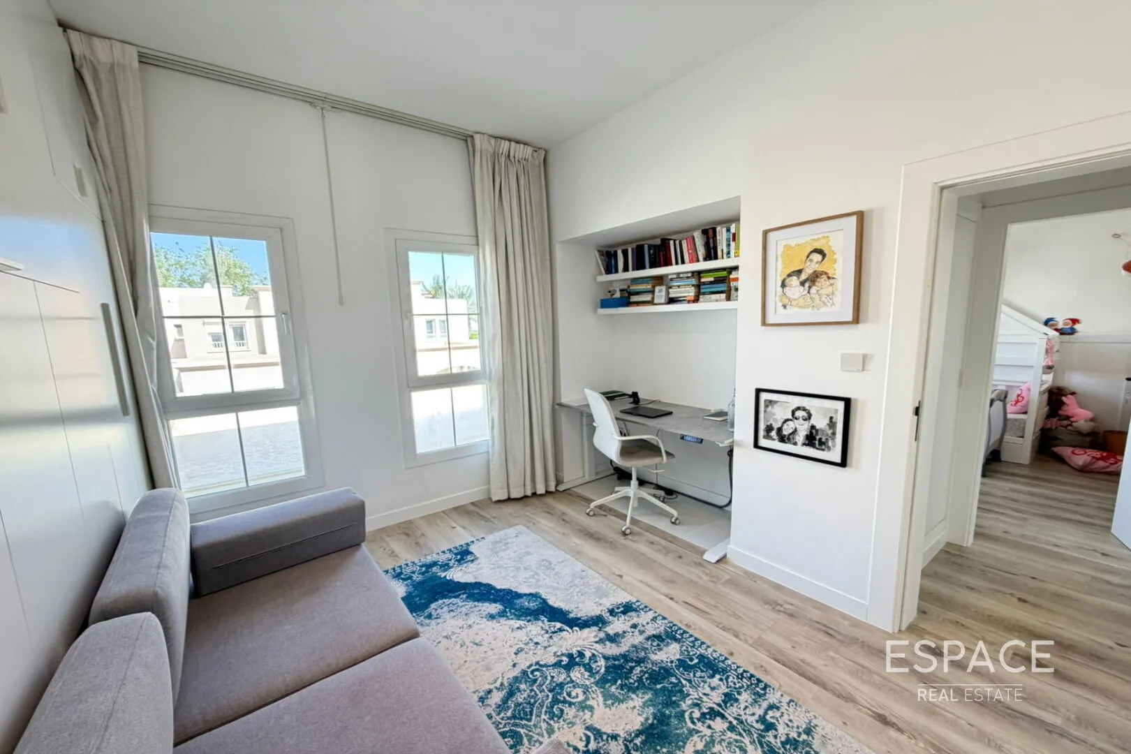 single static gallery