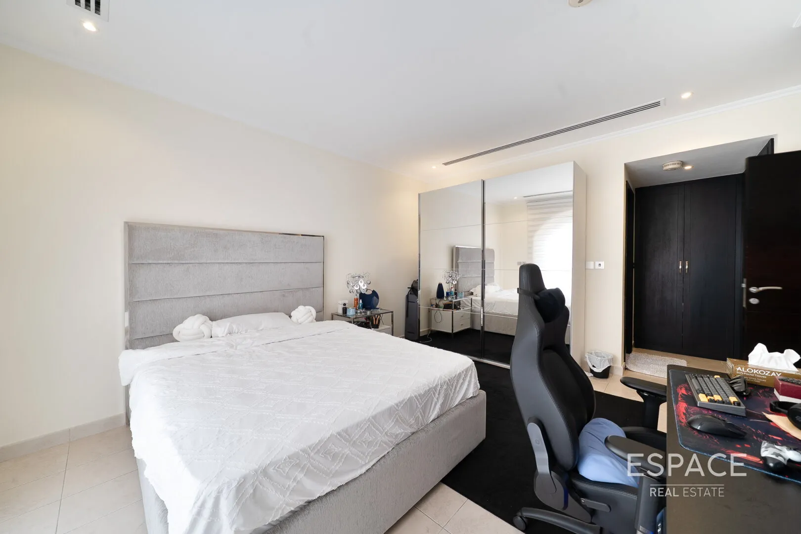 PropertiesGalleryCamera