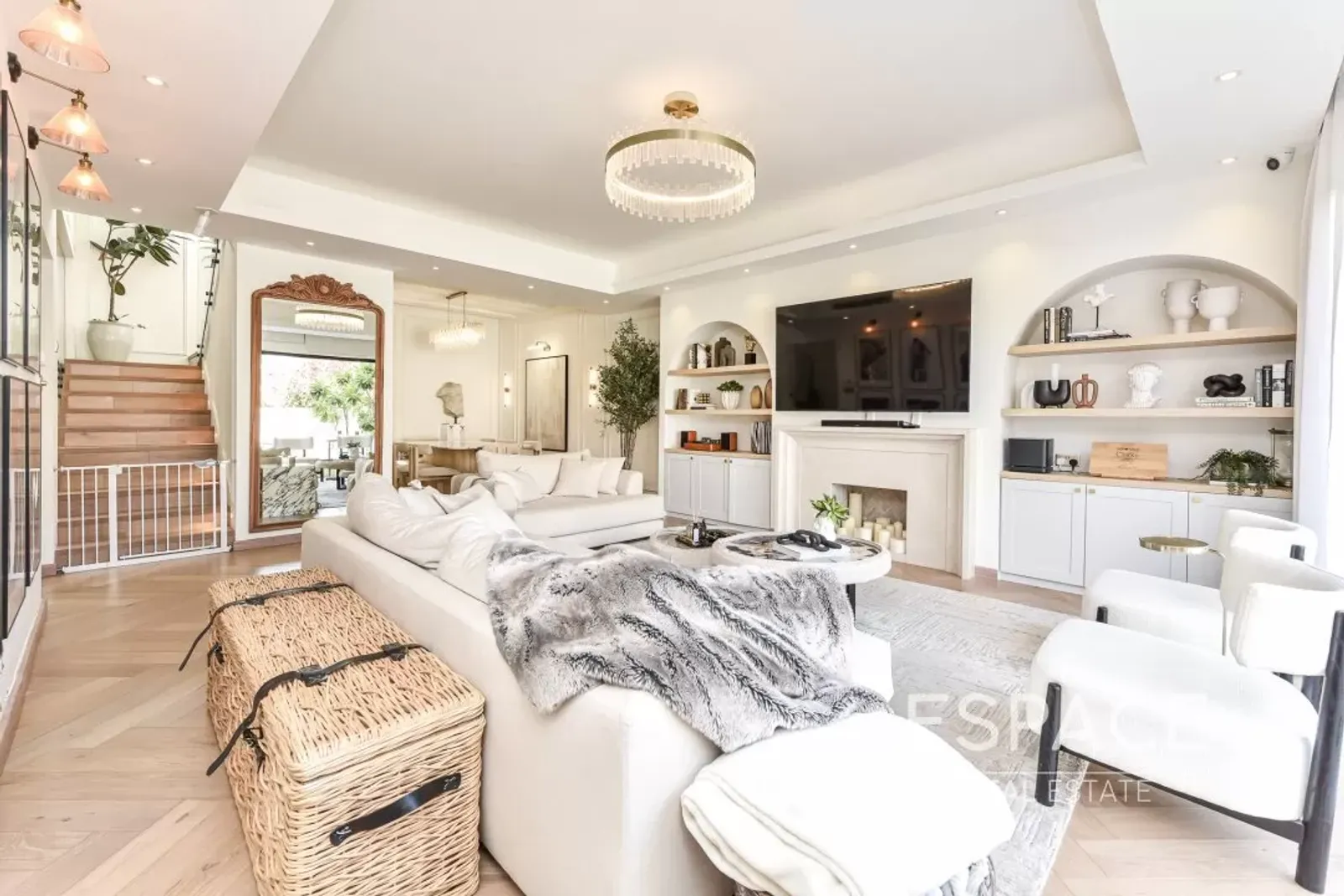 PropertiesGalleryCamera