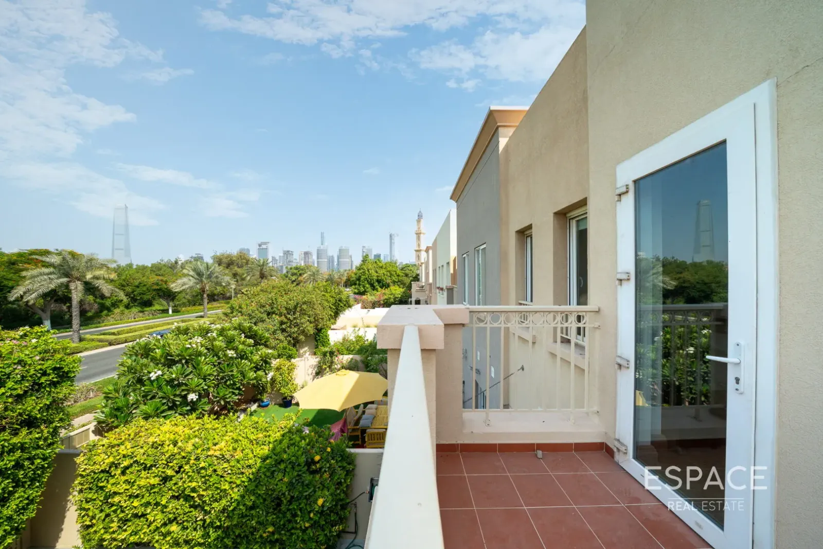 PropertiesGalleryCamera