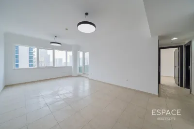 Al Majara 2, Dubai Marina, Dubai - Espace