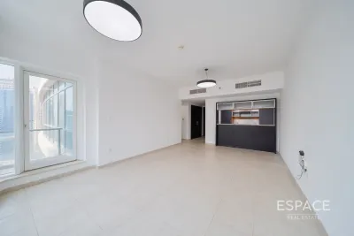 Al Majara 2, Dubai Marina, Dubai - Espace