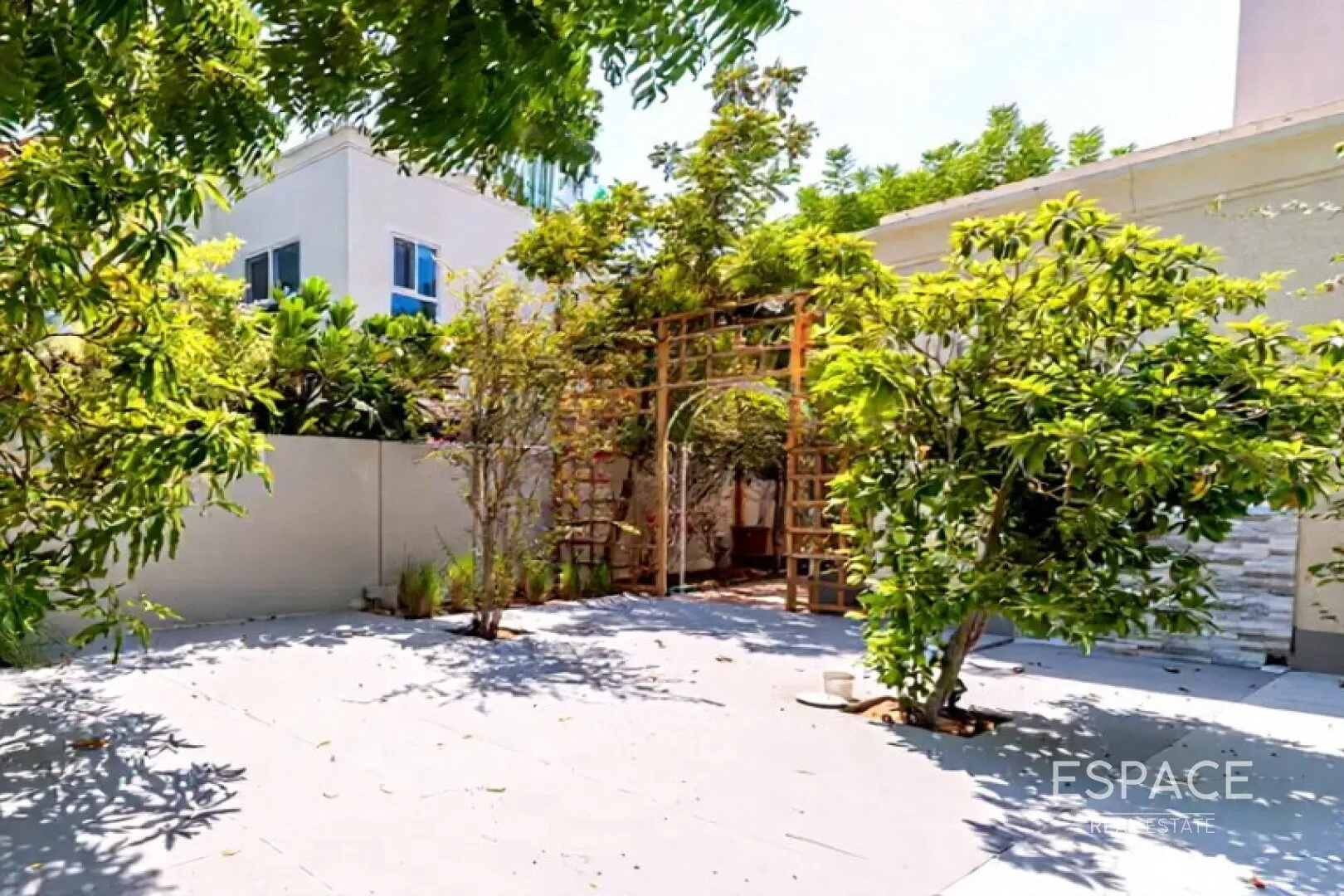 single static gallery