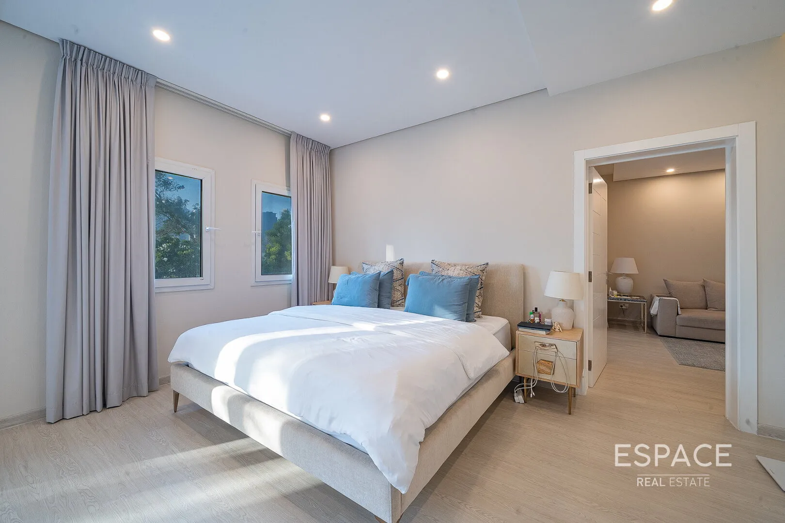 PropertiesGalleryCamera