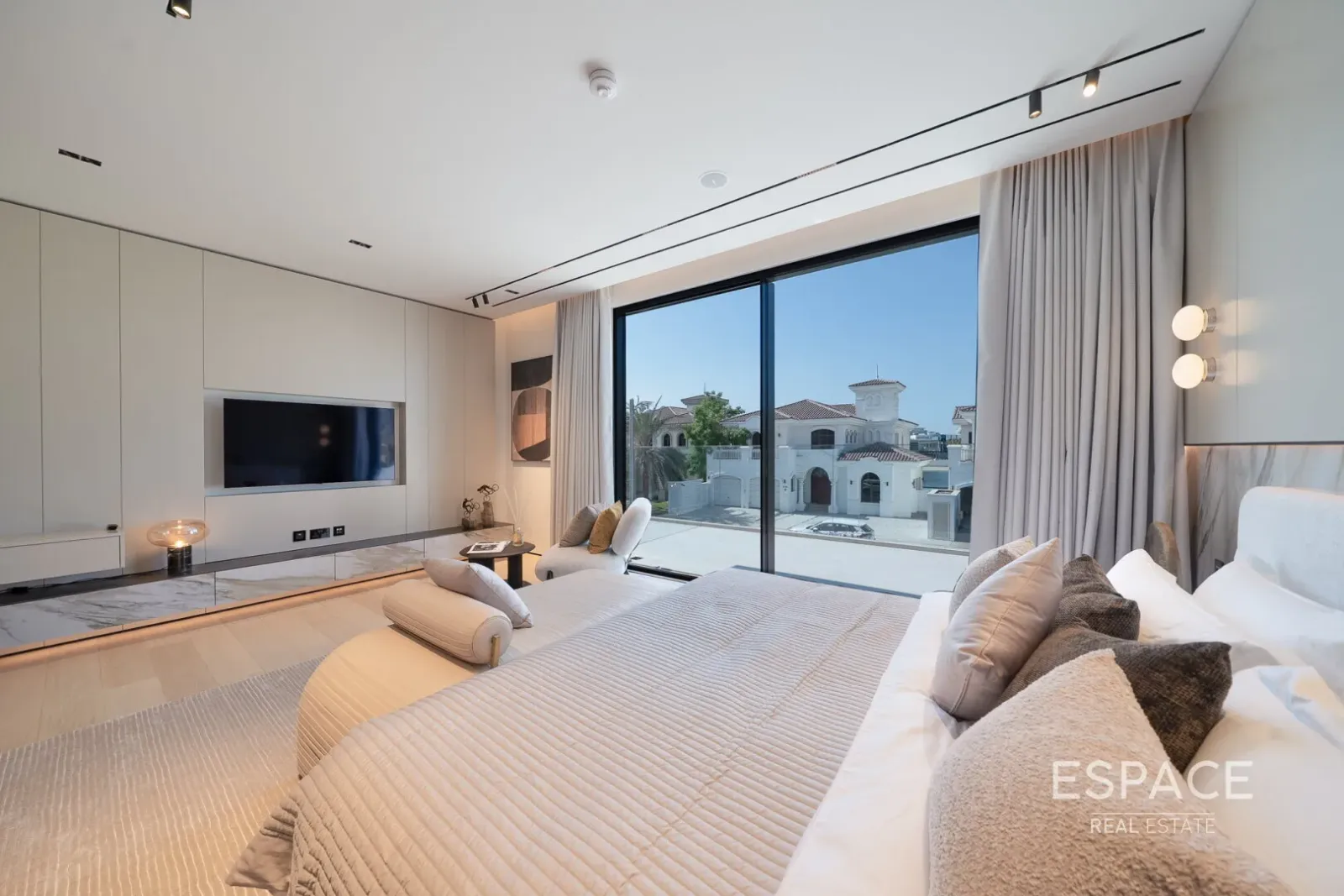 PropertiesGalleryCamera