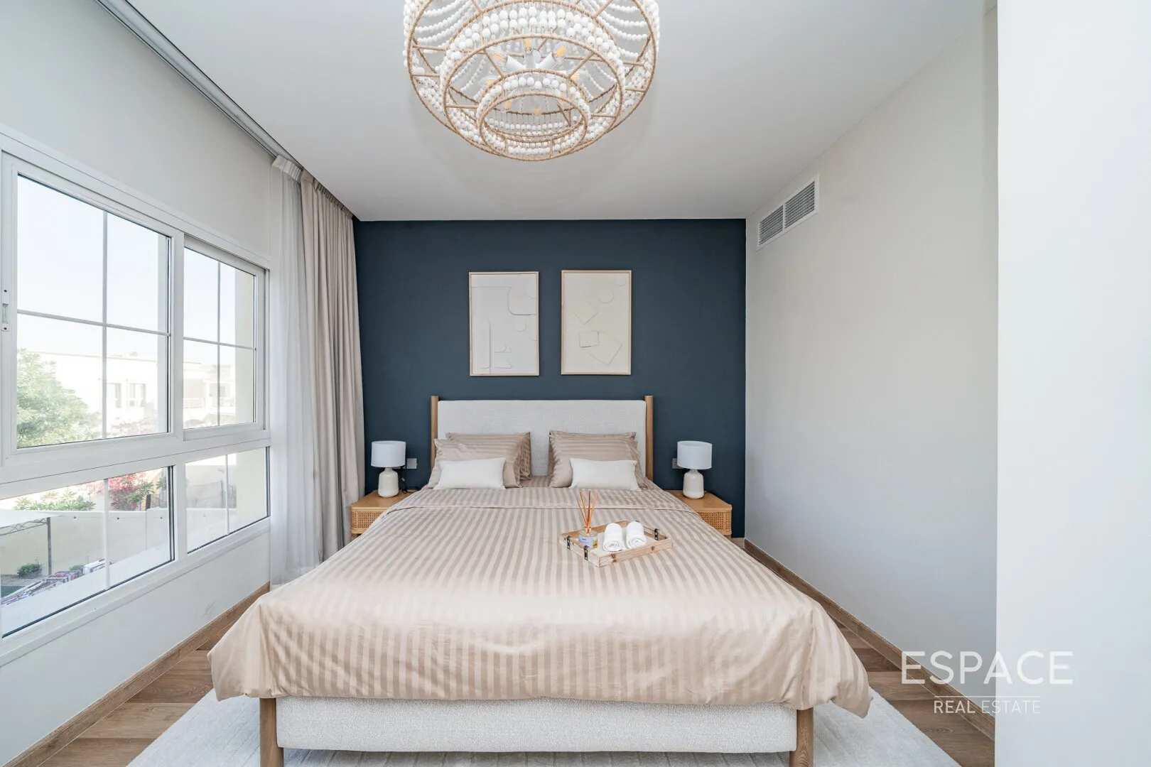 single static gallery