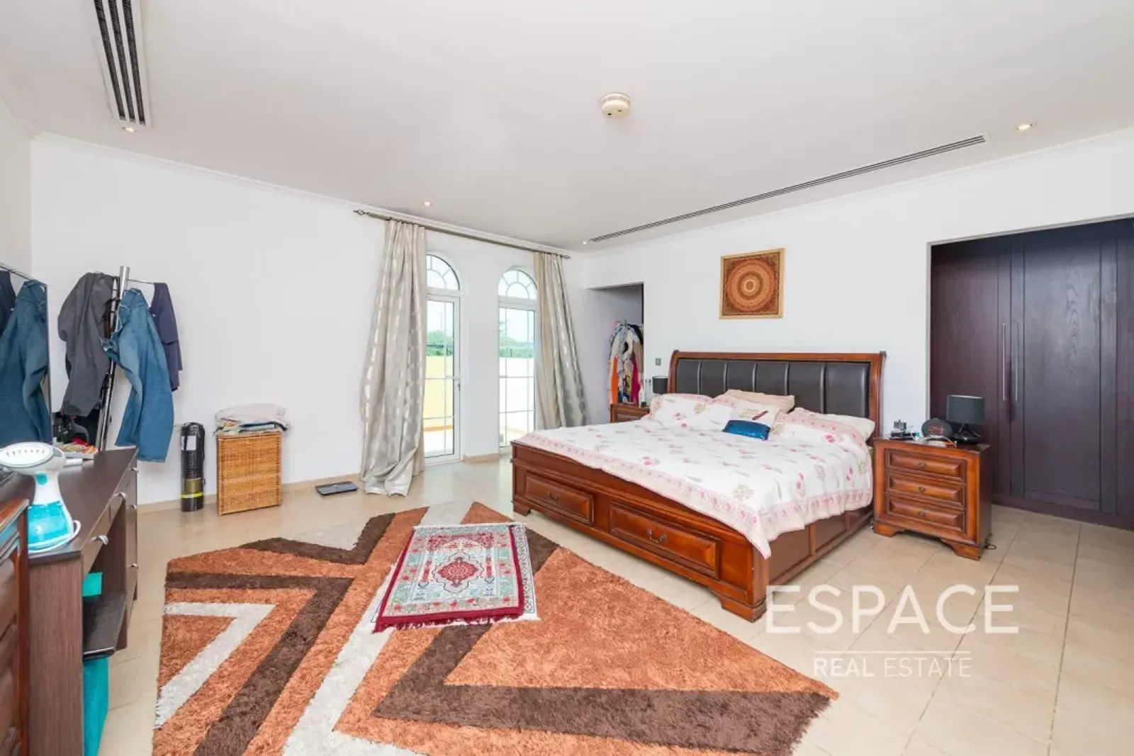 PropertiesGalleryCamera