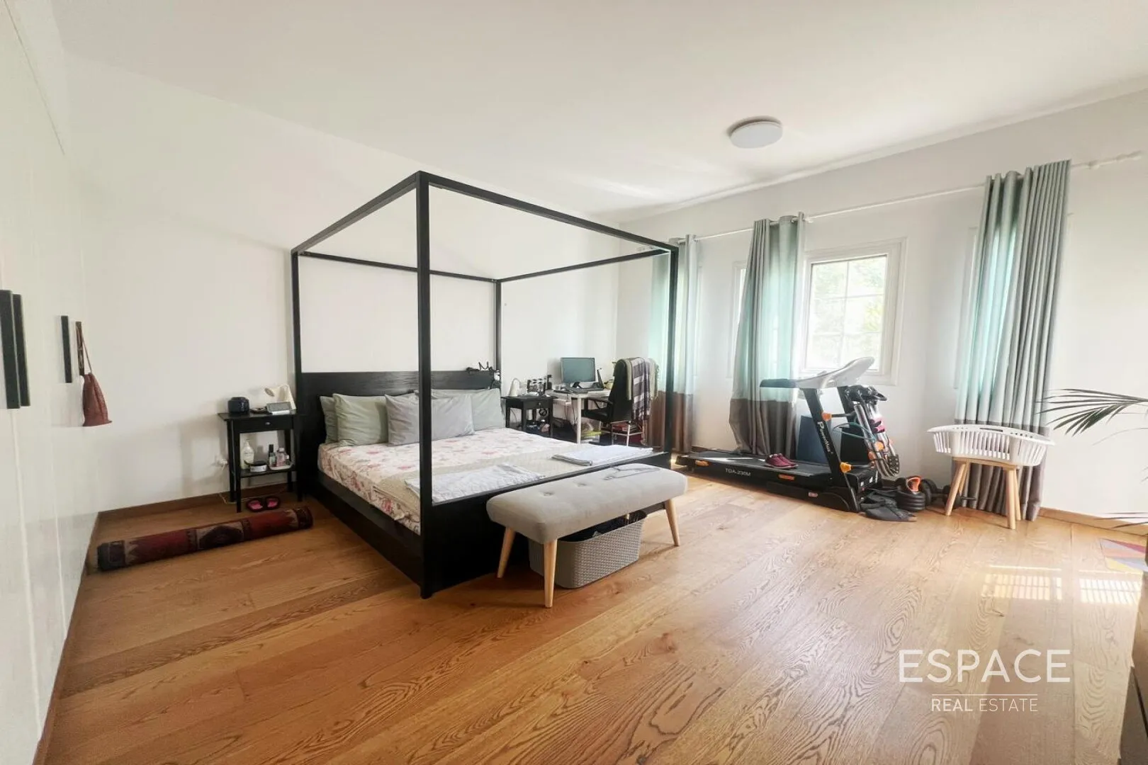 PropertiesGalleryCamera