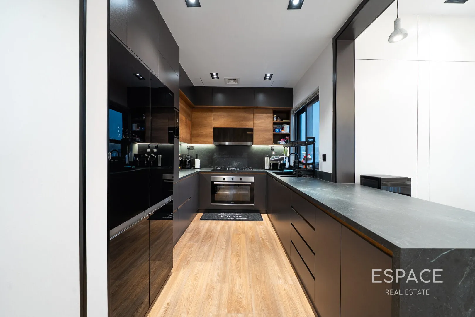 single static gallery