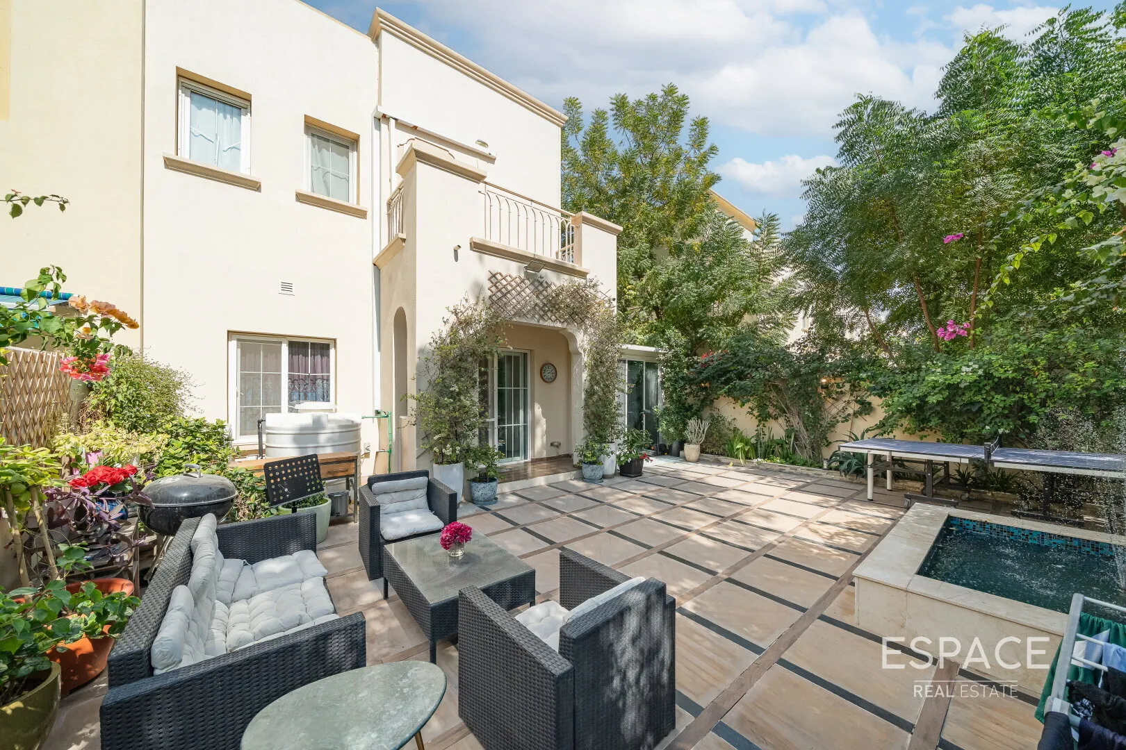 single static gallery