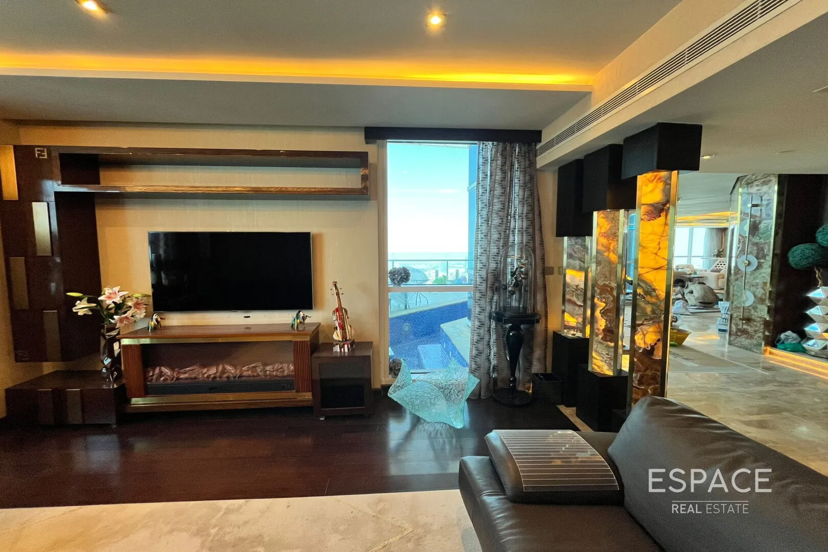 PropertiesGalleryCamera