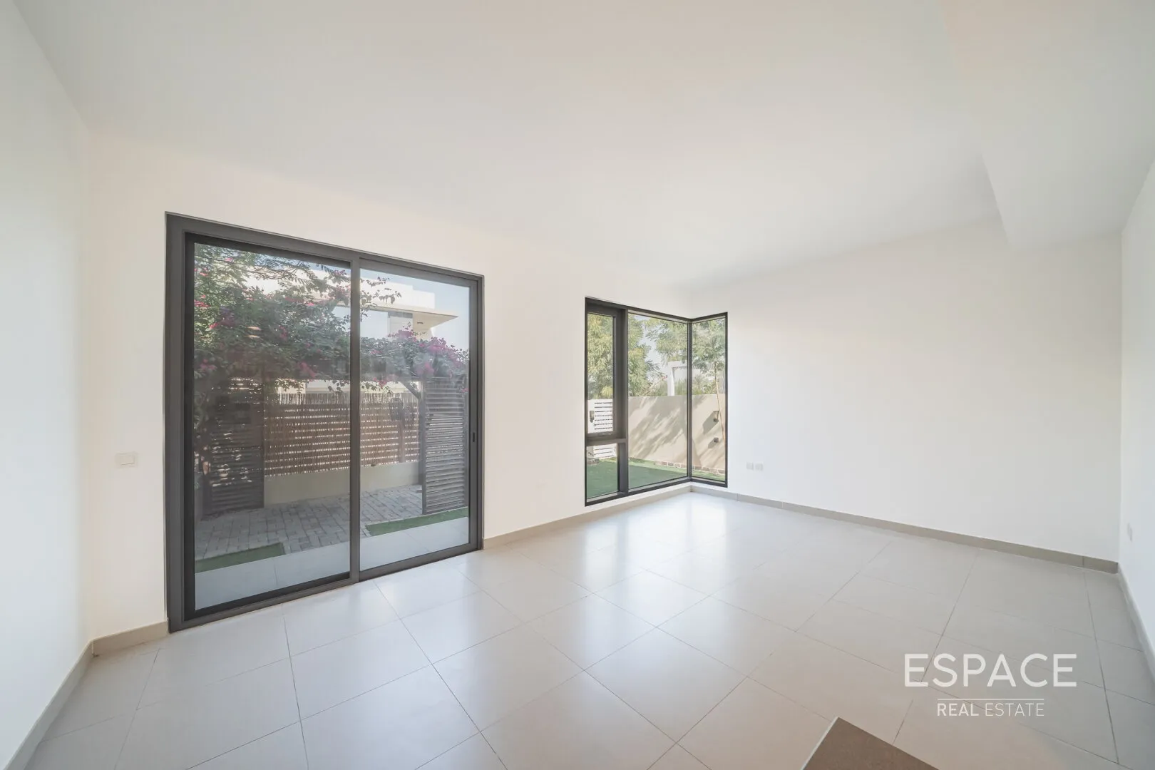 single static gallery