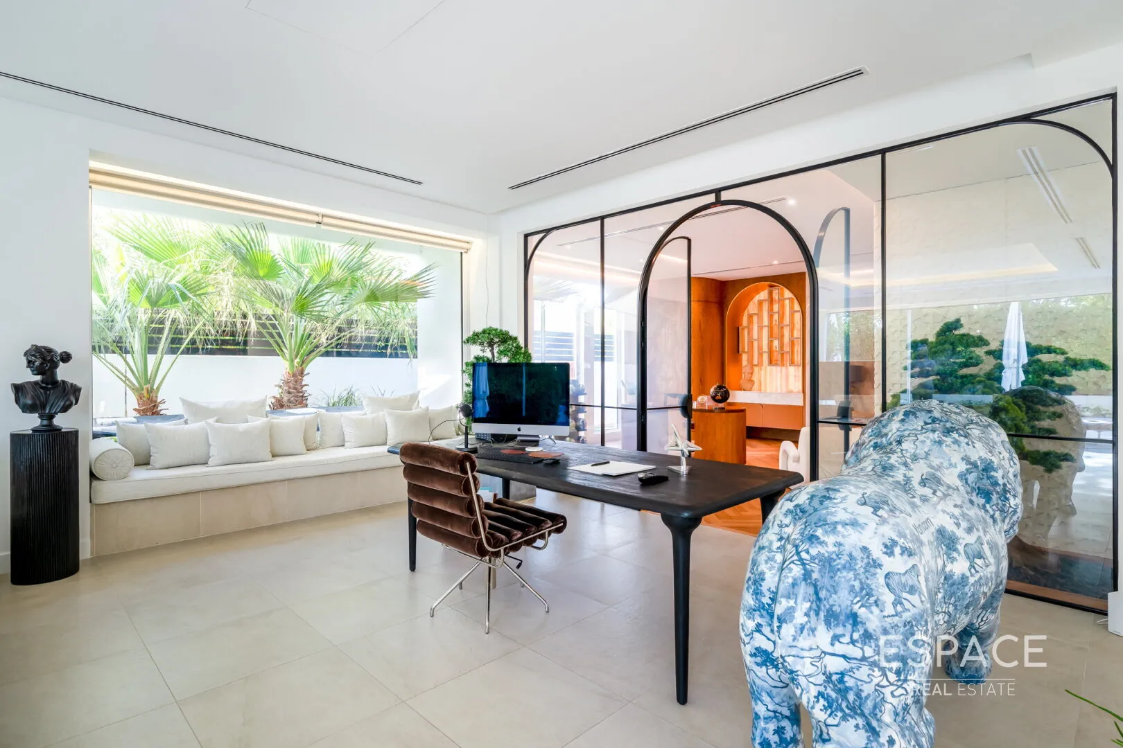 single static gallery