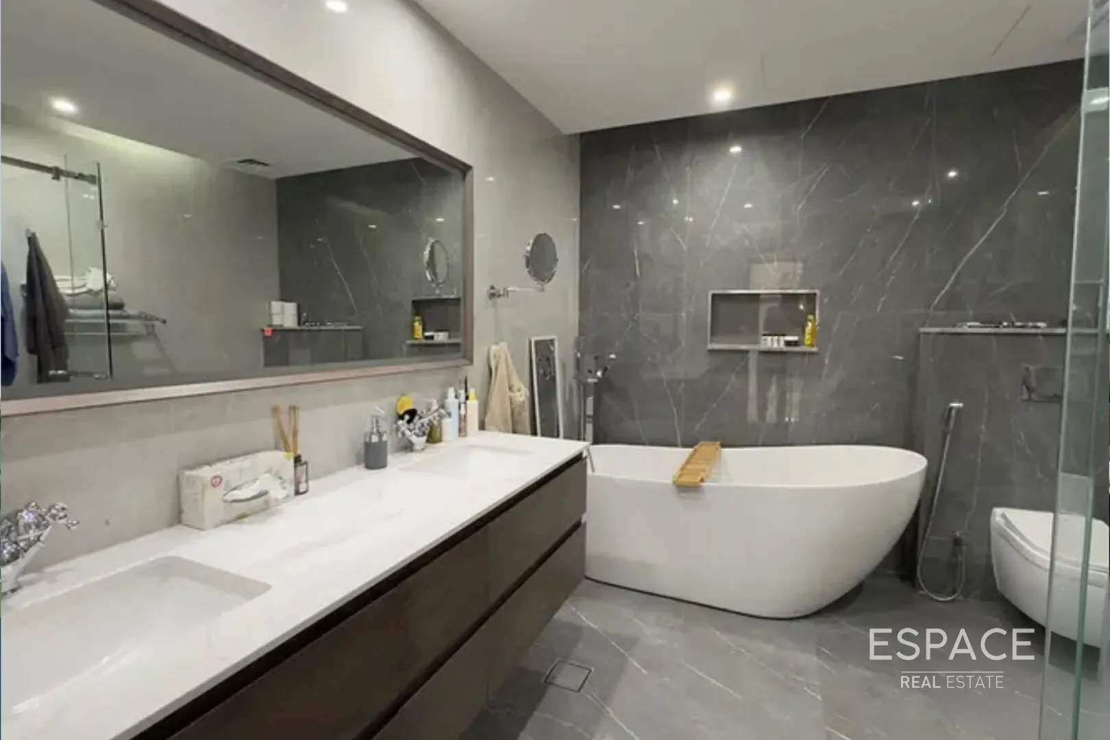 single static gallery