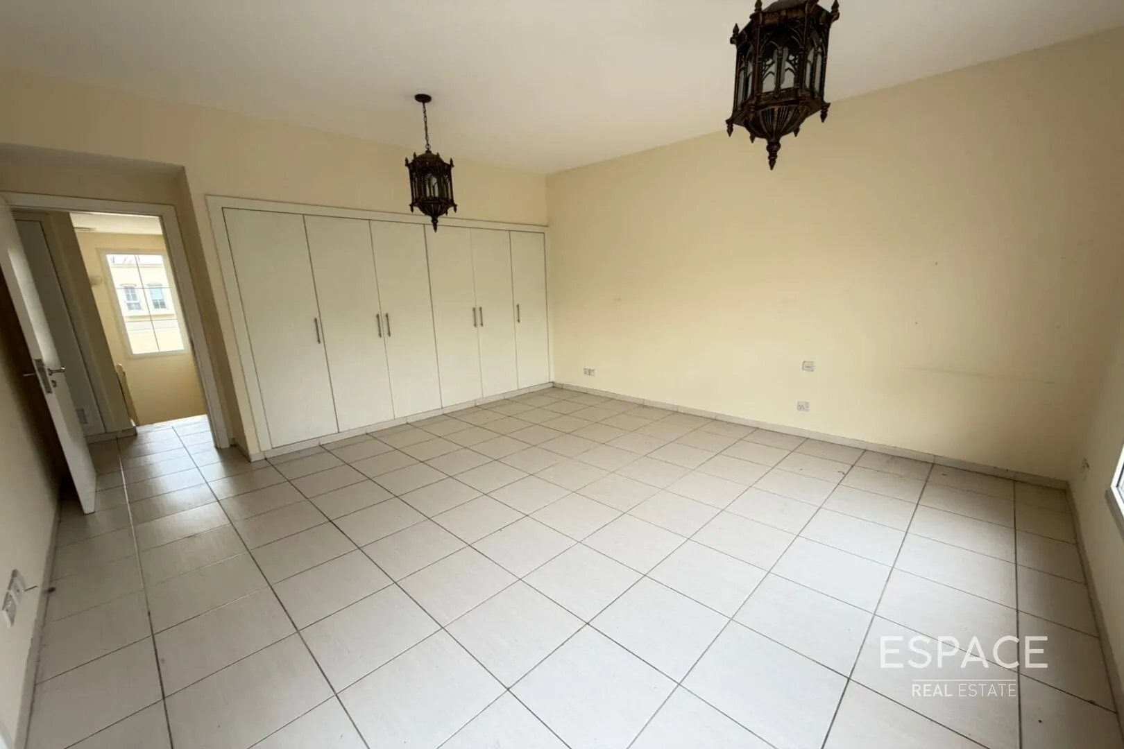 single static gallery