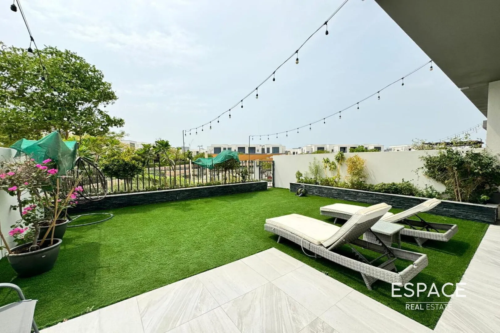 single static gallery