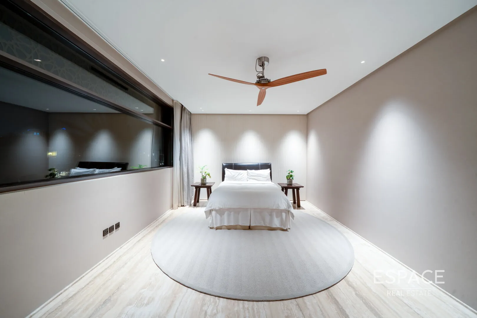 single static gallery