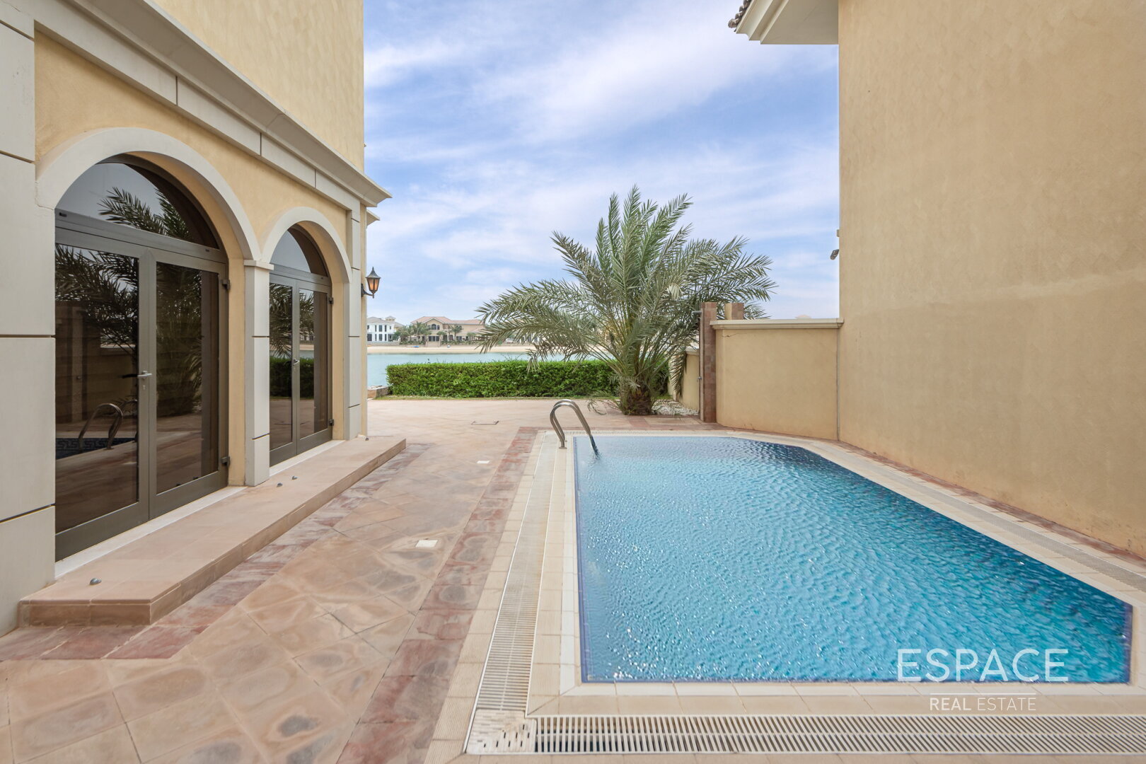 PropertiesGalleryCamera