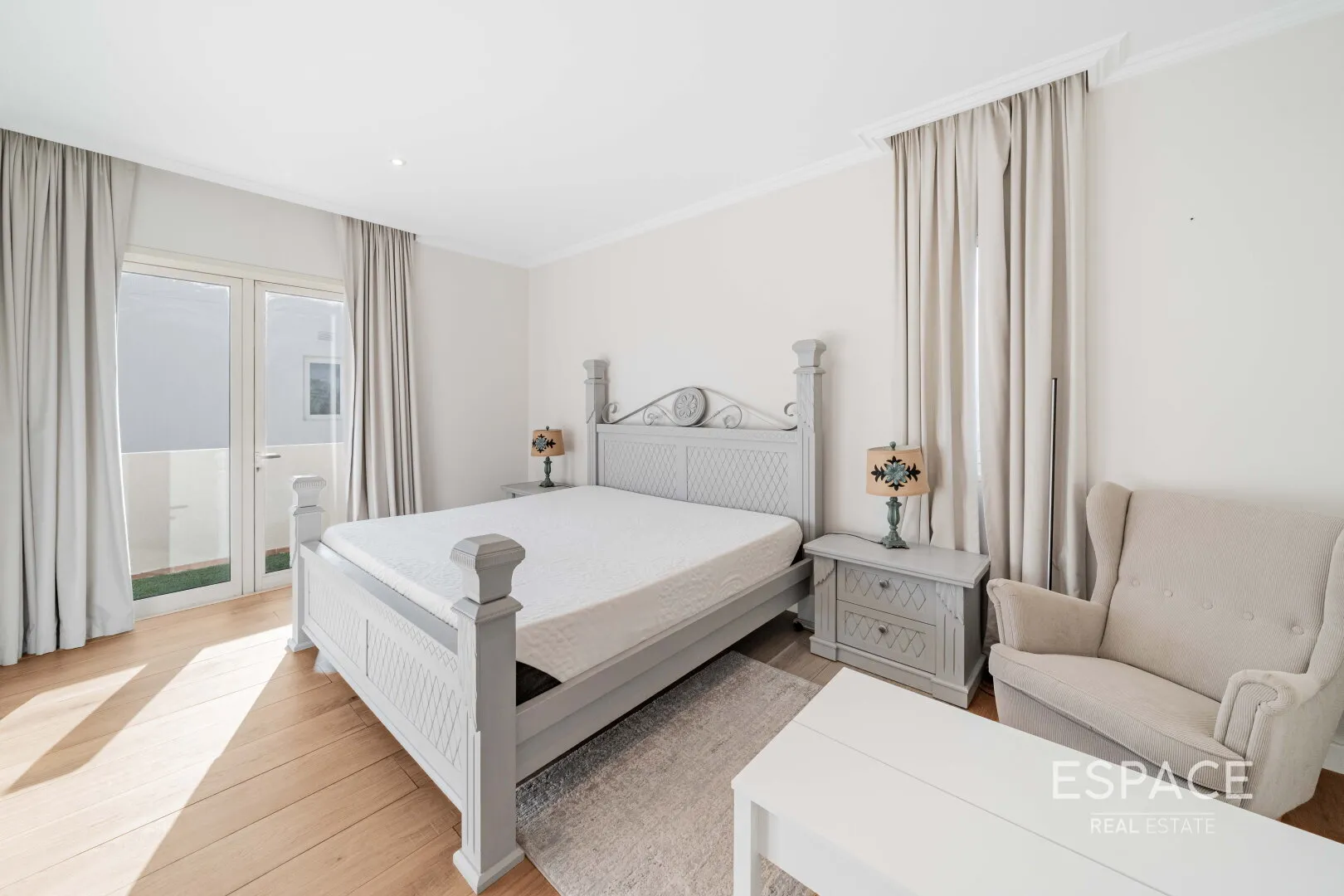 PropertiesGalleryCamera