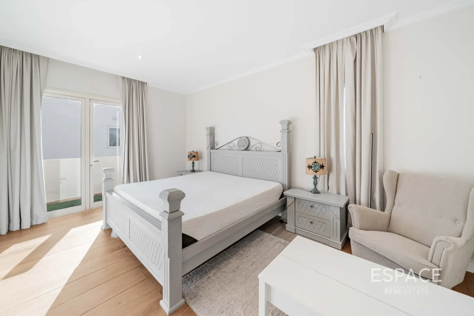 PropertiesGalleryCamera