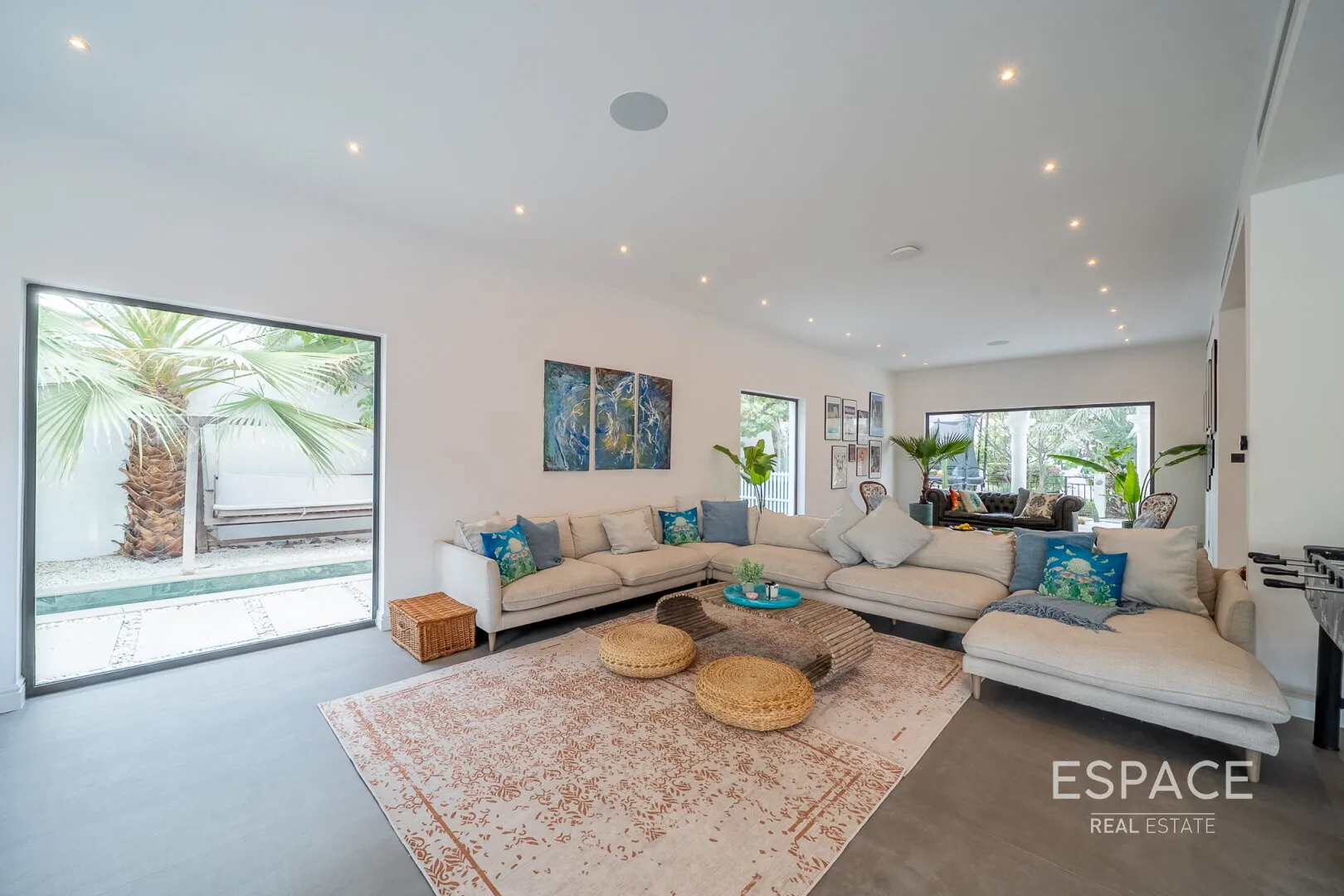 single static gallery