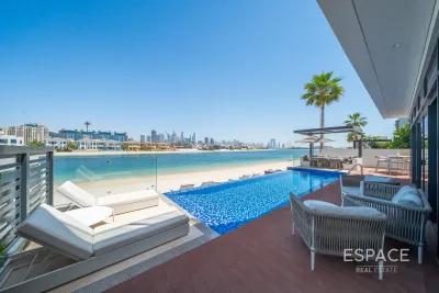 Frond N, Palm Jumeirah, Dubai - Espace