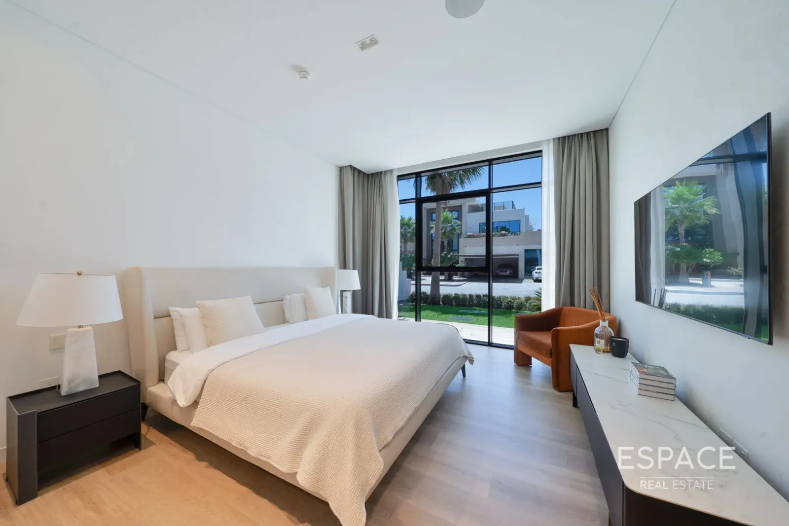 PropertiesGalleryCamera