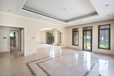 Frond A, Palm Jumeirah, Dubai - Espace