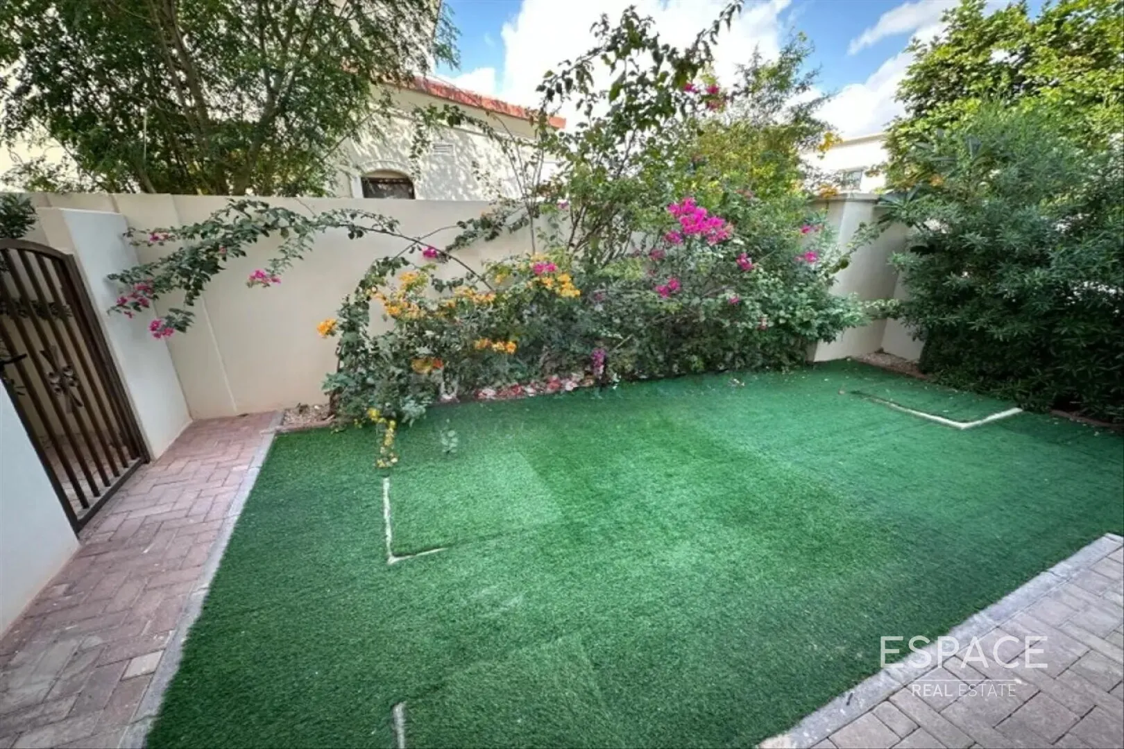 single static gallery