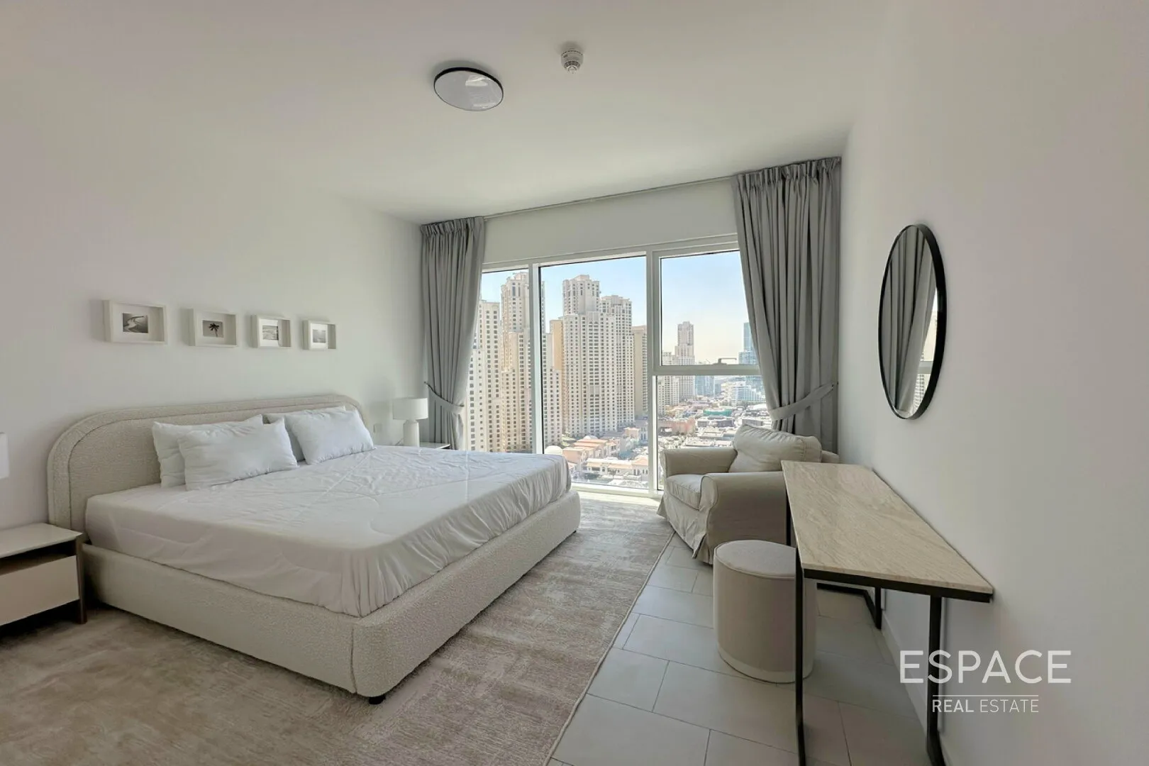 single static gallery