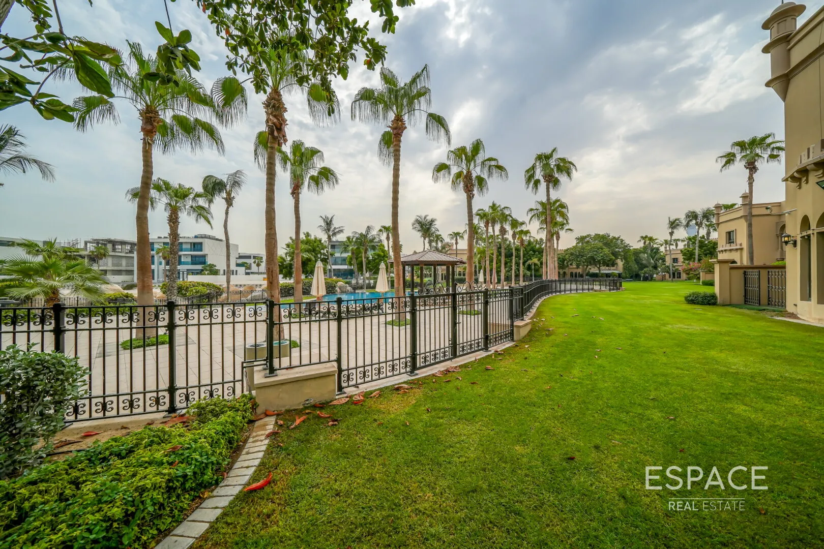 PropertiesGalleryCamera