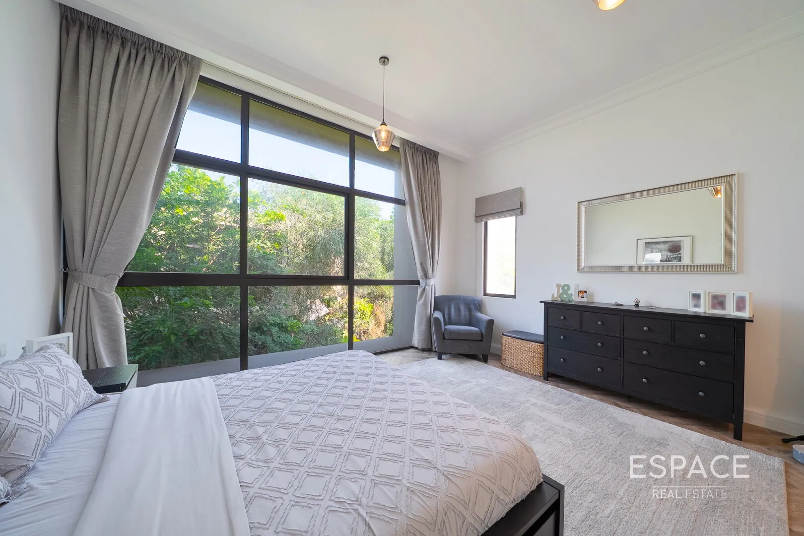 single static gallery