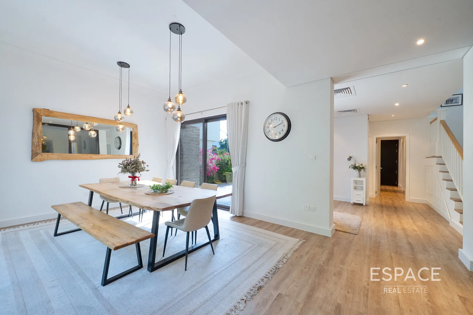 single static gallery