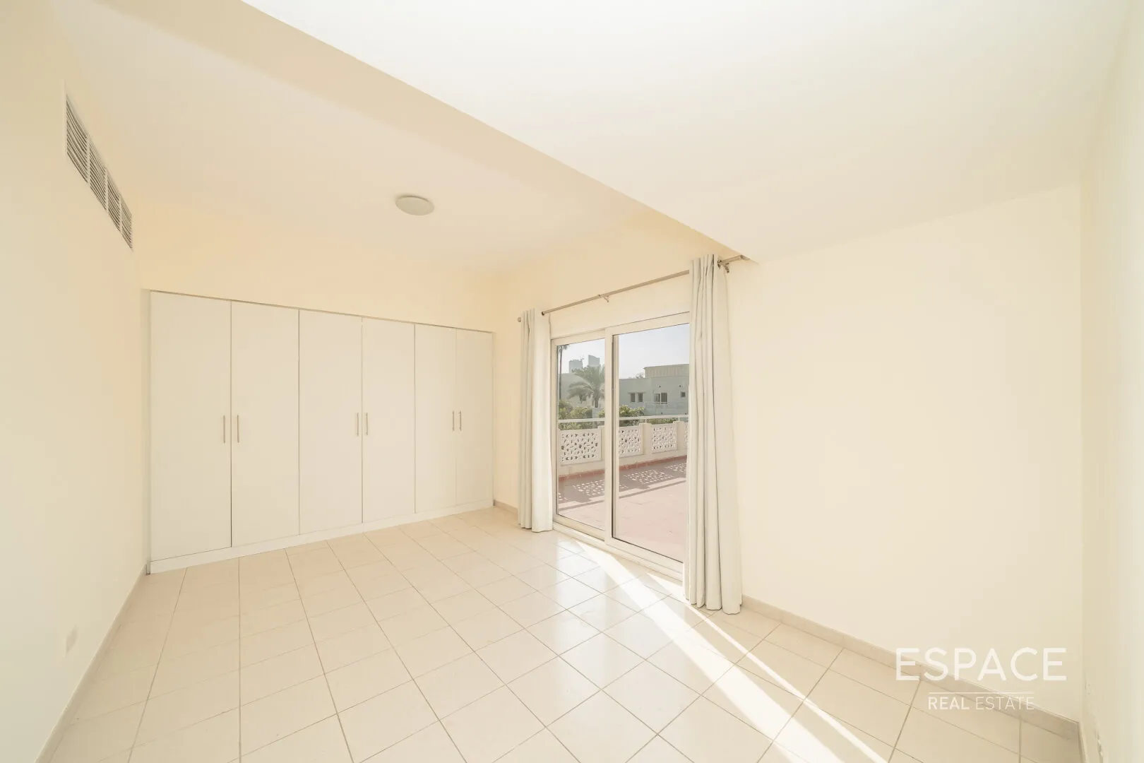 single static gallery