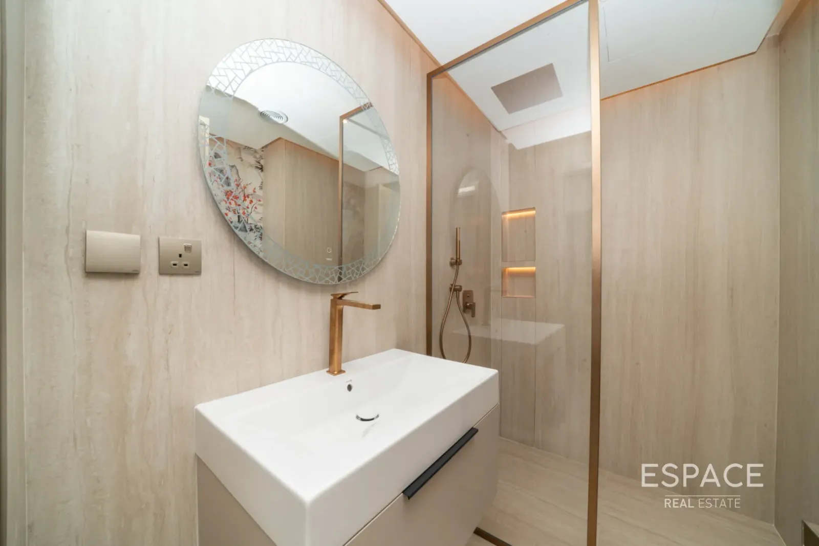 PropertiesGalleryCamera