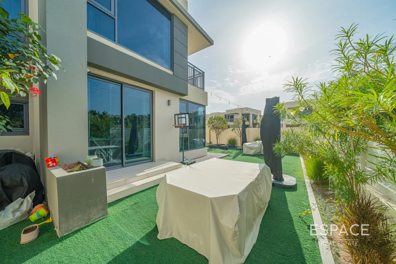 PropertiesGalleryCamera