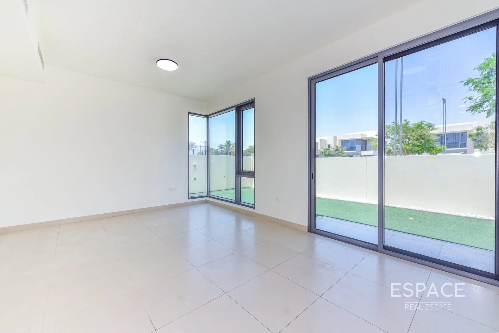 single static gallery