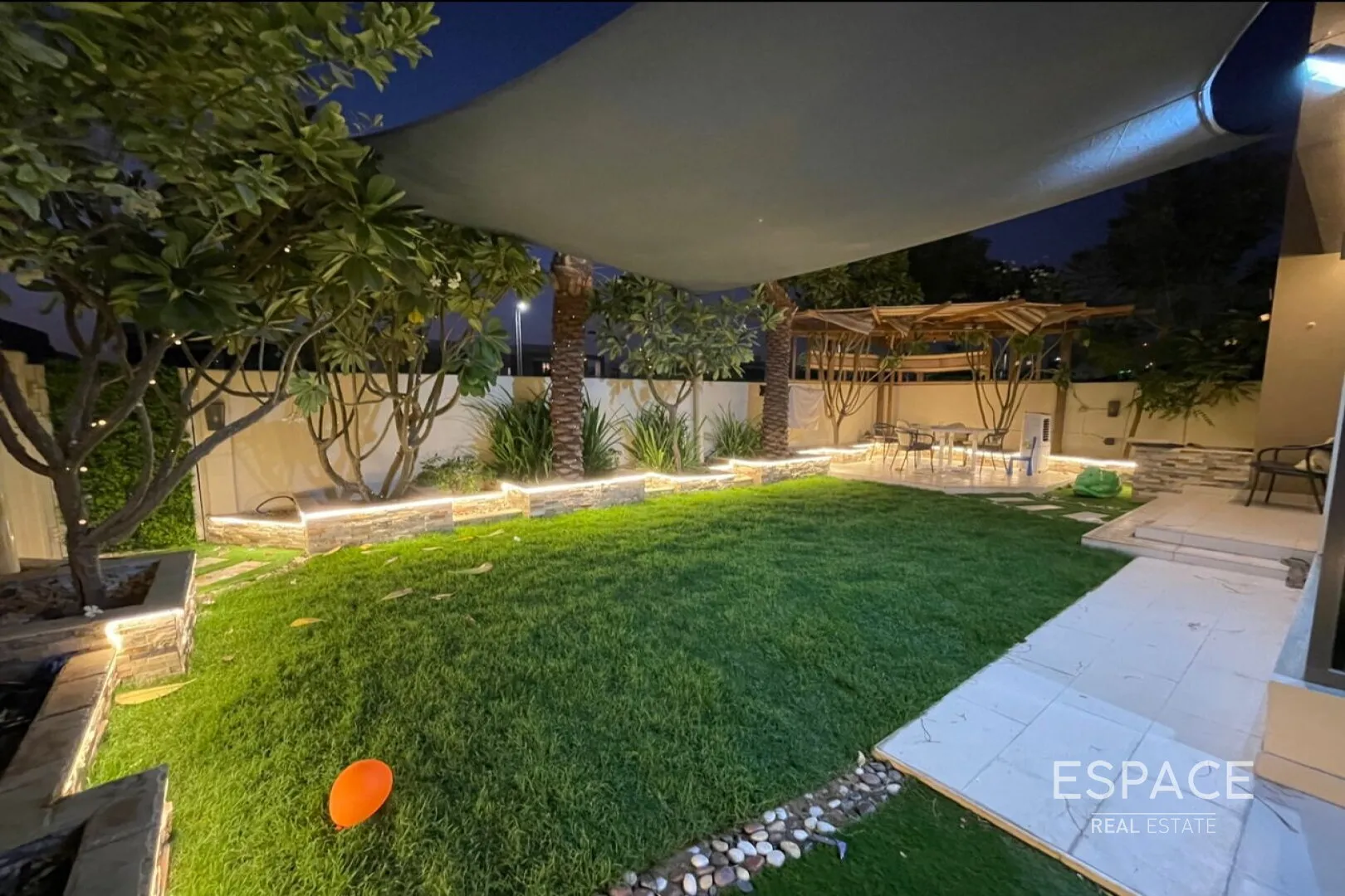 PropertiesGalleryCamera