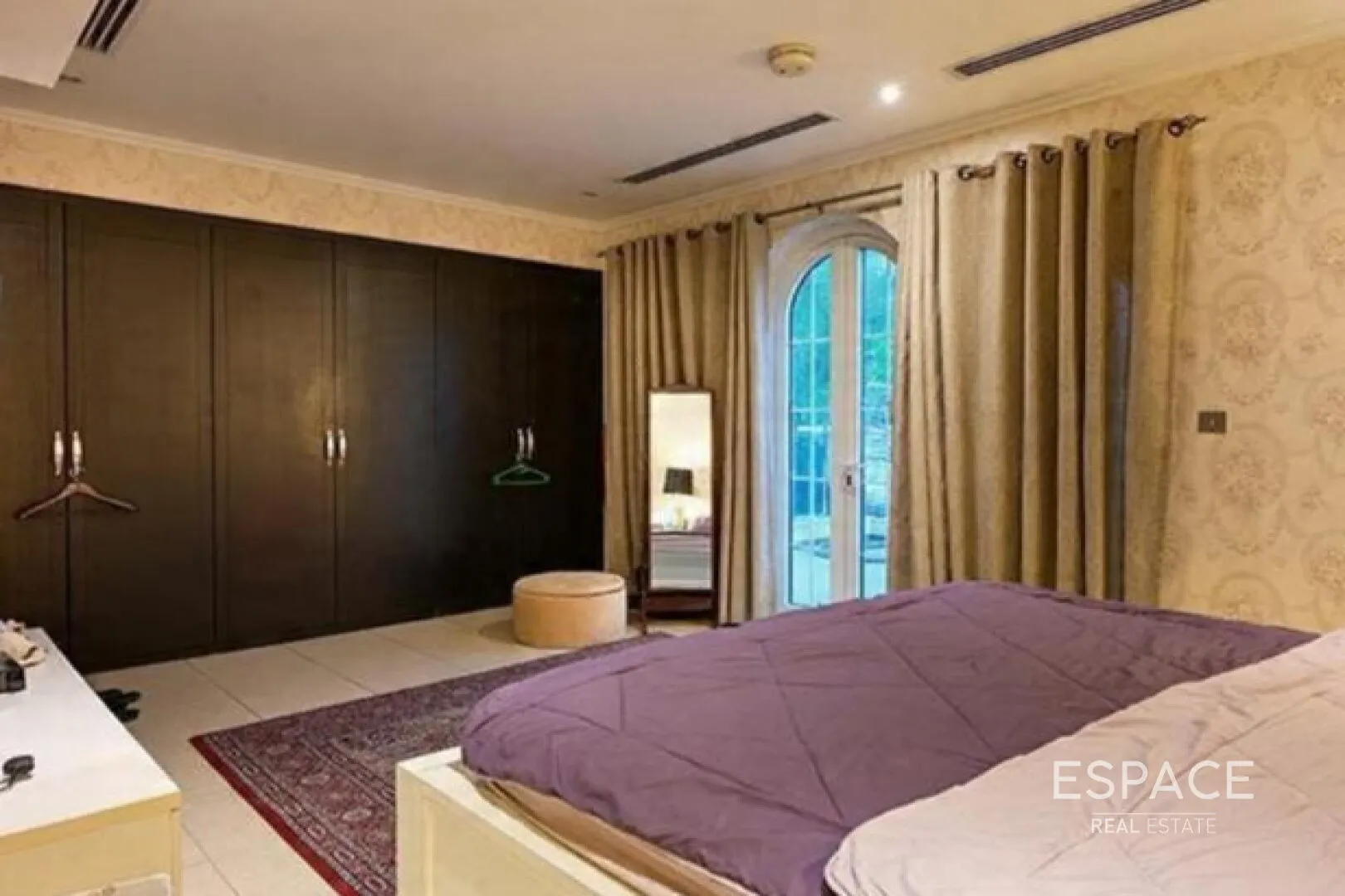 PropertiesGalleryCamera