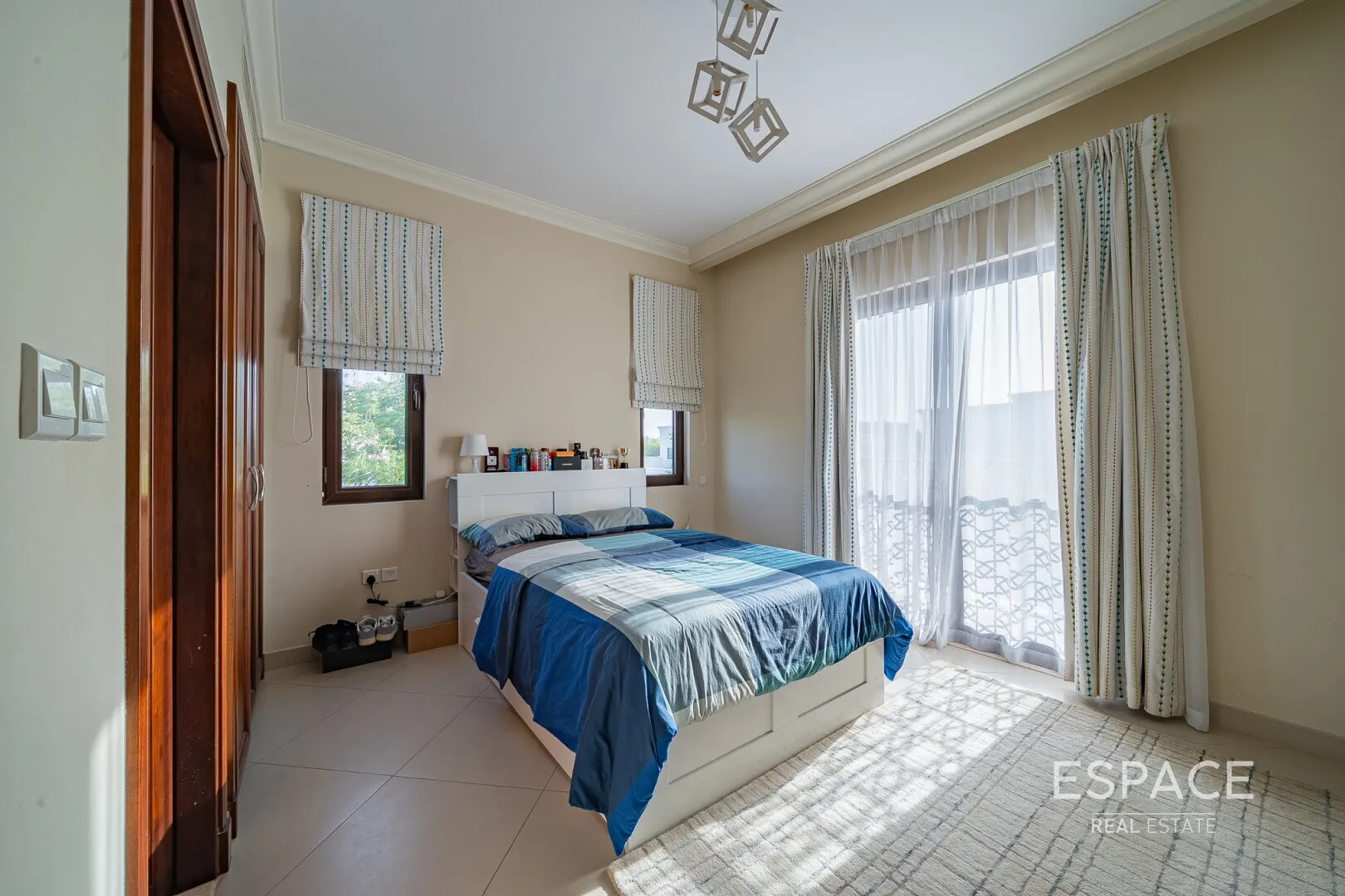 PropertiesGalleryCamera