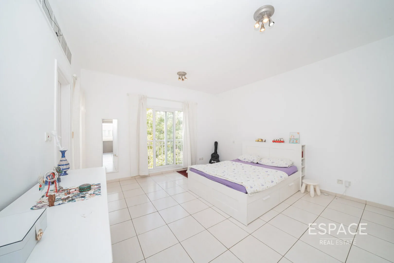 single static gallery