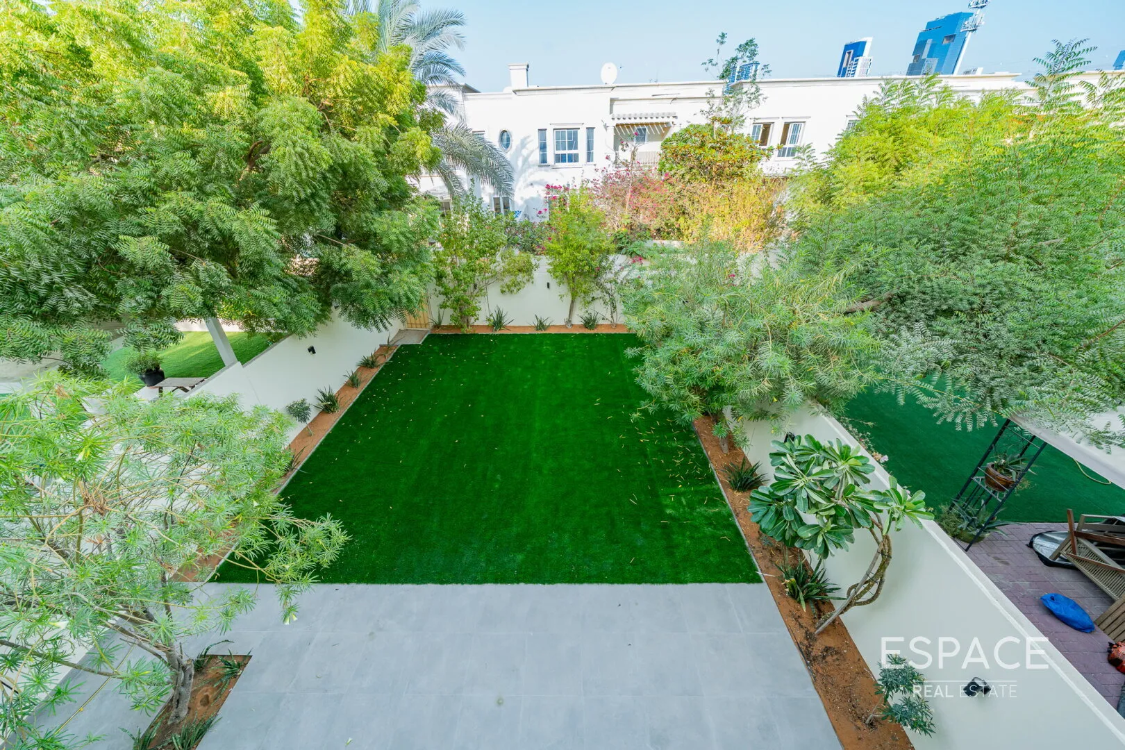 PropertiesGalleryCamera